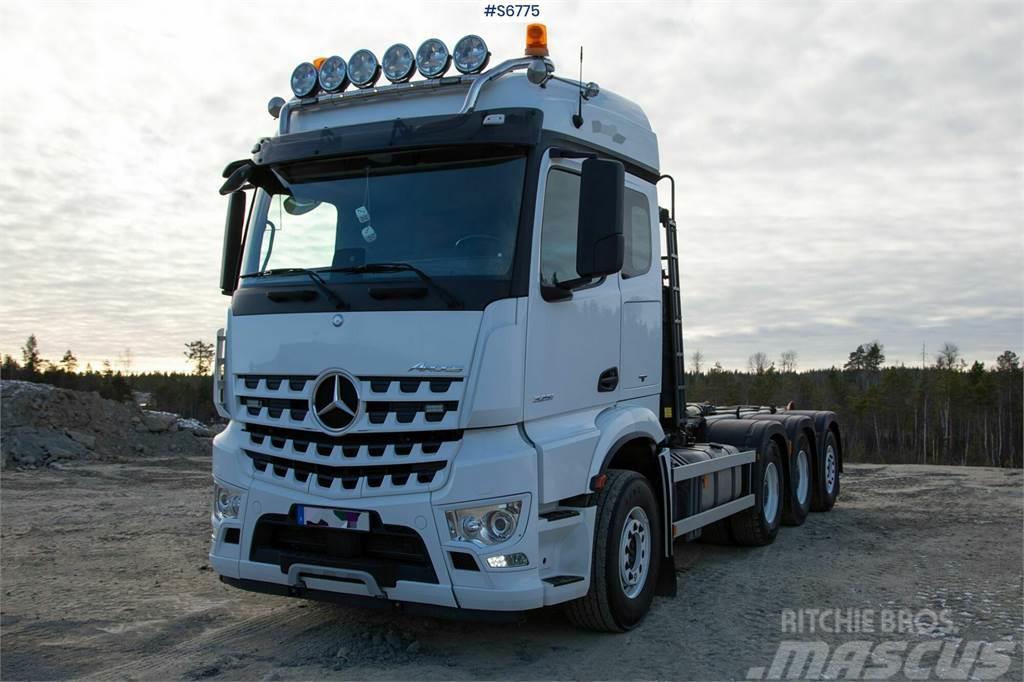 Mercedes-Benz AROCS 3251 8X4 Tridem Hook Truck Vrachtwagen met containersysteem