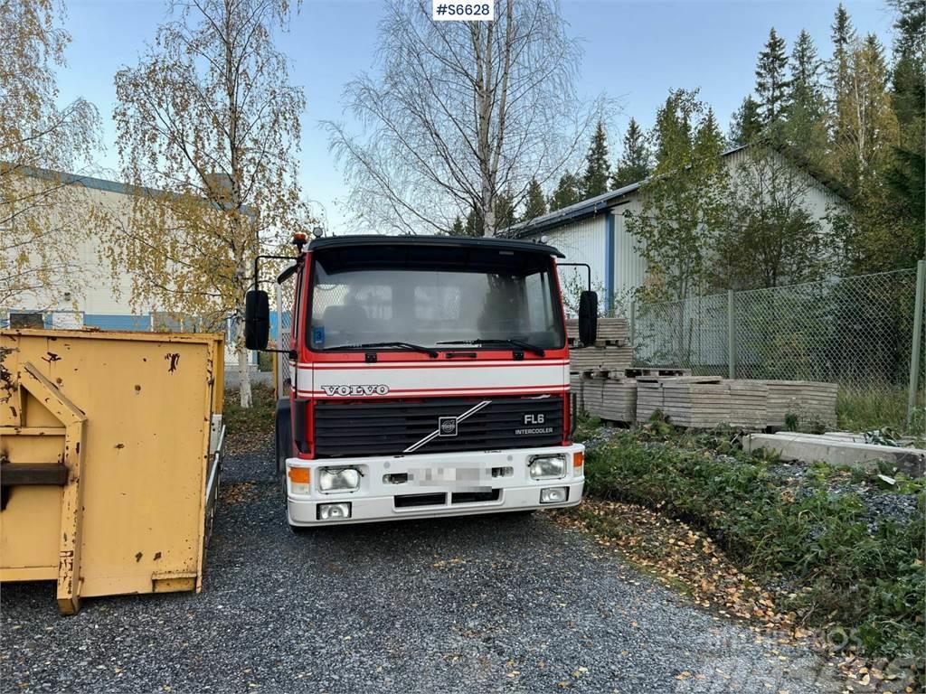 Volvo FL614 4X2, Serviced and inspected Only 50.000 km Vrachtwagen met containersysteem