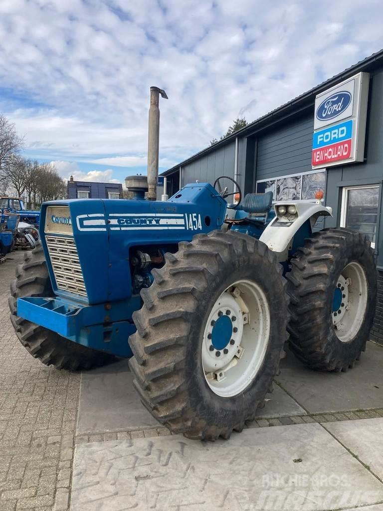 Ford county 1454 Tractoren