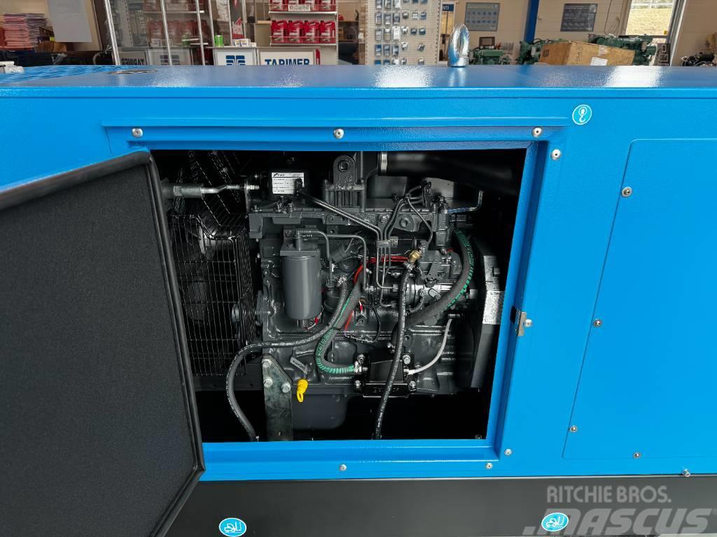 Iveco FPT 40 KVA Dieselaggregaatti kotelossa Diesel generatoren