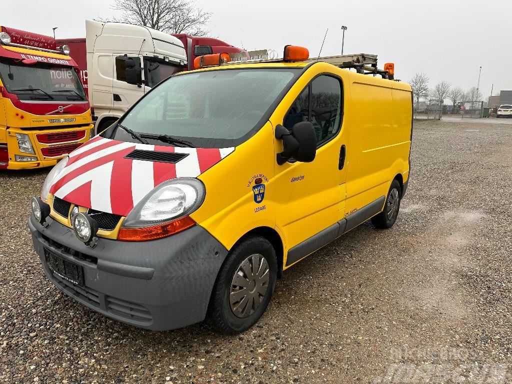 Renault Trafic følgebil / followon van Gesloten bedrijfswagens