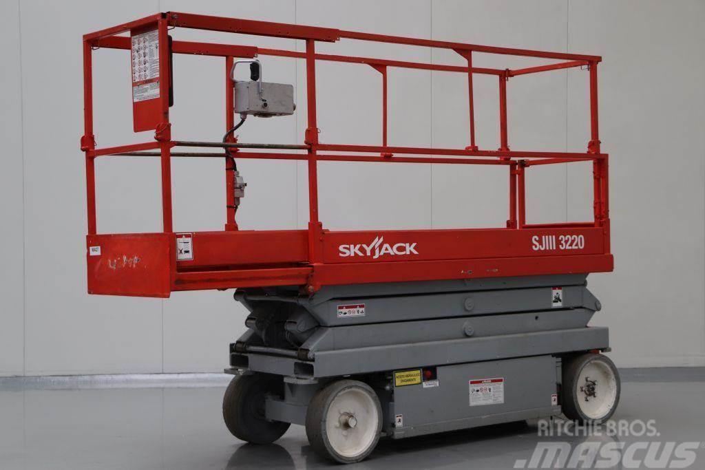 SkyJack SJIII-3220M Schaarhoogwerkers