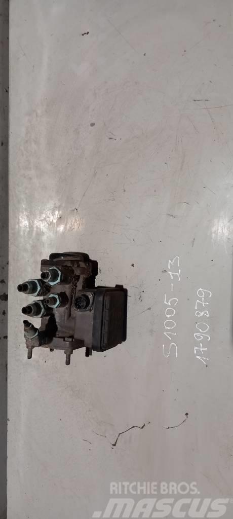 Scania R440 EBS valve 1790879 Versnellingsbakken