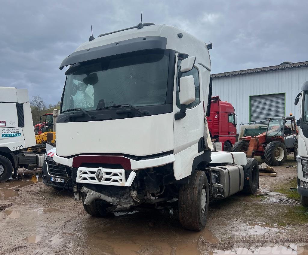 Renault T460 *ACCIDENTE*DAMAGED*UNFALL* Trekkers