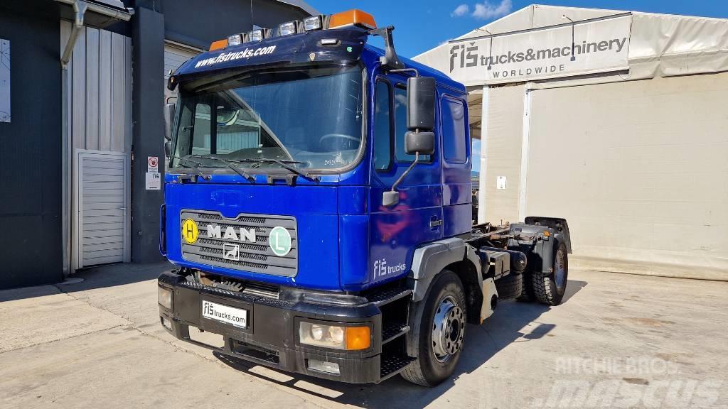 MAN 19.403 4x2 chassis - big axle Chassis met cabine