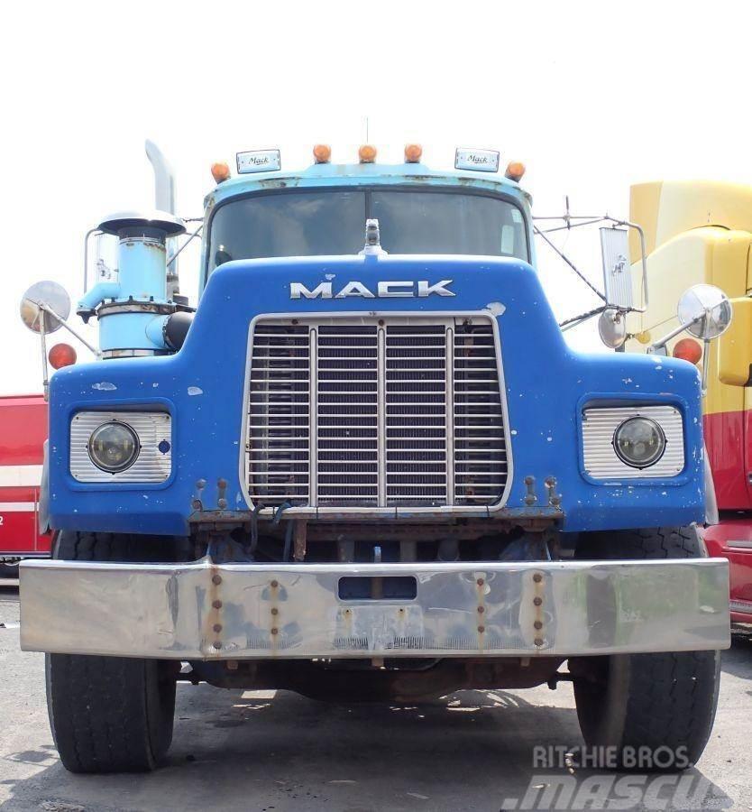 Mack RB688S Vrachtwagen met containersysteem