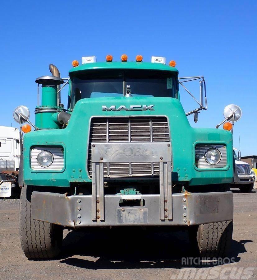 Mack RB688S Vrachtwagen met containersysteem