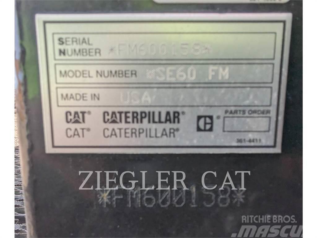 CAT AP1055 Asfaltafwerkmachines