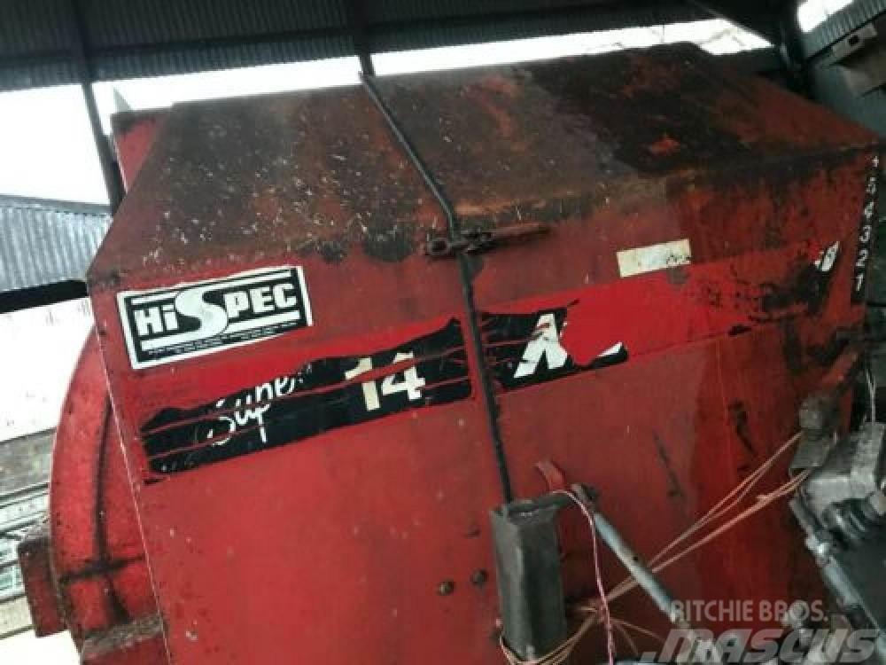 Hi-Spec Feeder Wagon Super 14 breaking - front chains and  Overige veehouderijmachines