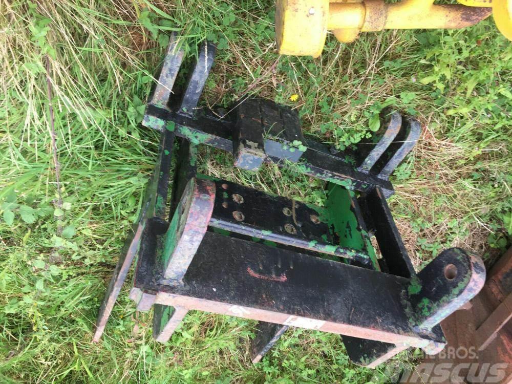  Tractor mounted front linkage frame Tractoren