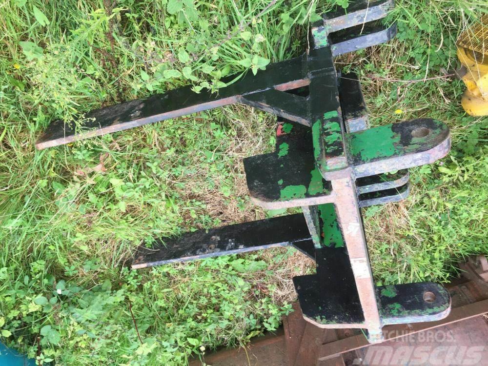  Tractor mounted front linkage frame Tractoren