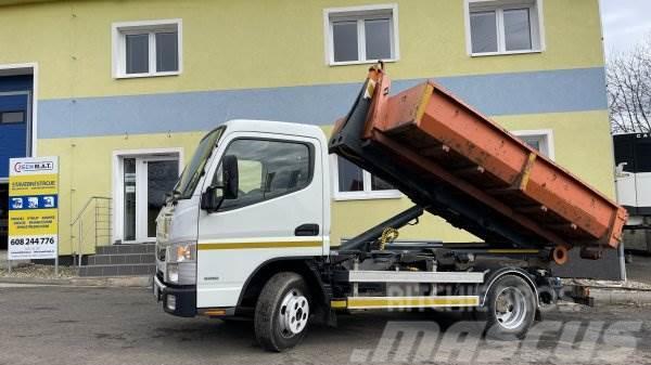 Mitsubishi Fuso Canter 6S15 Vrachtwagen met containersysteem