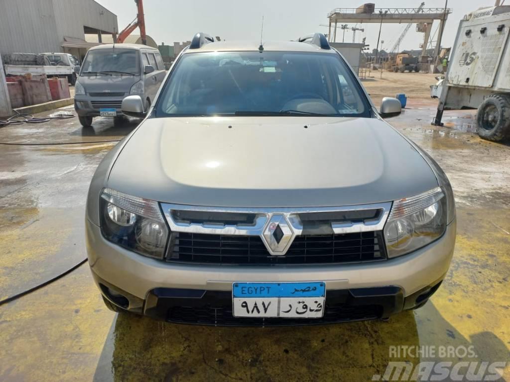 Renault Duster M/T Auto's