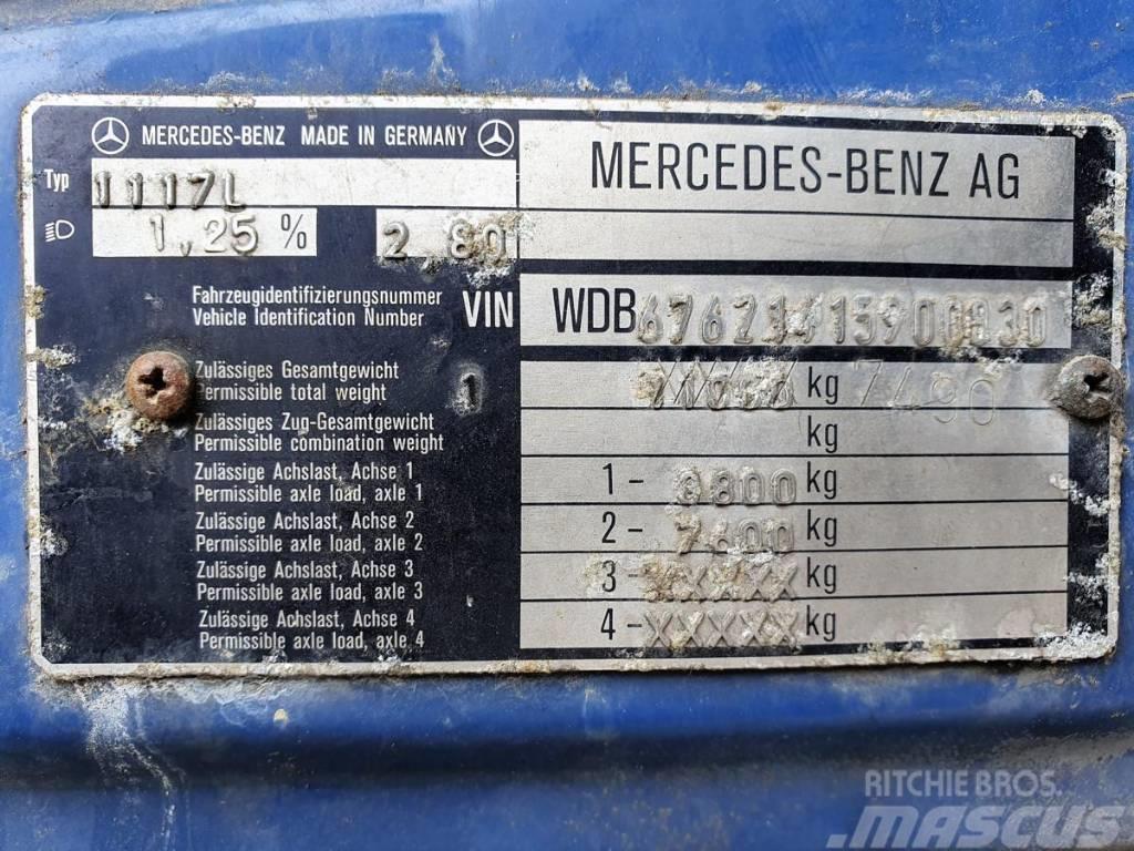 Mercedes-Benz 1117 L (KONIOWÓZ) Dieren transport