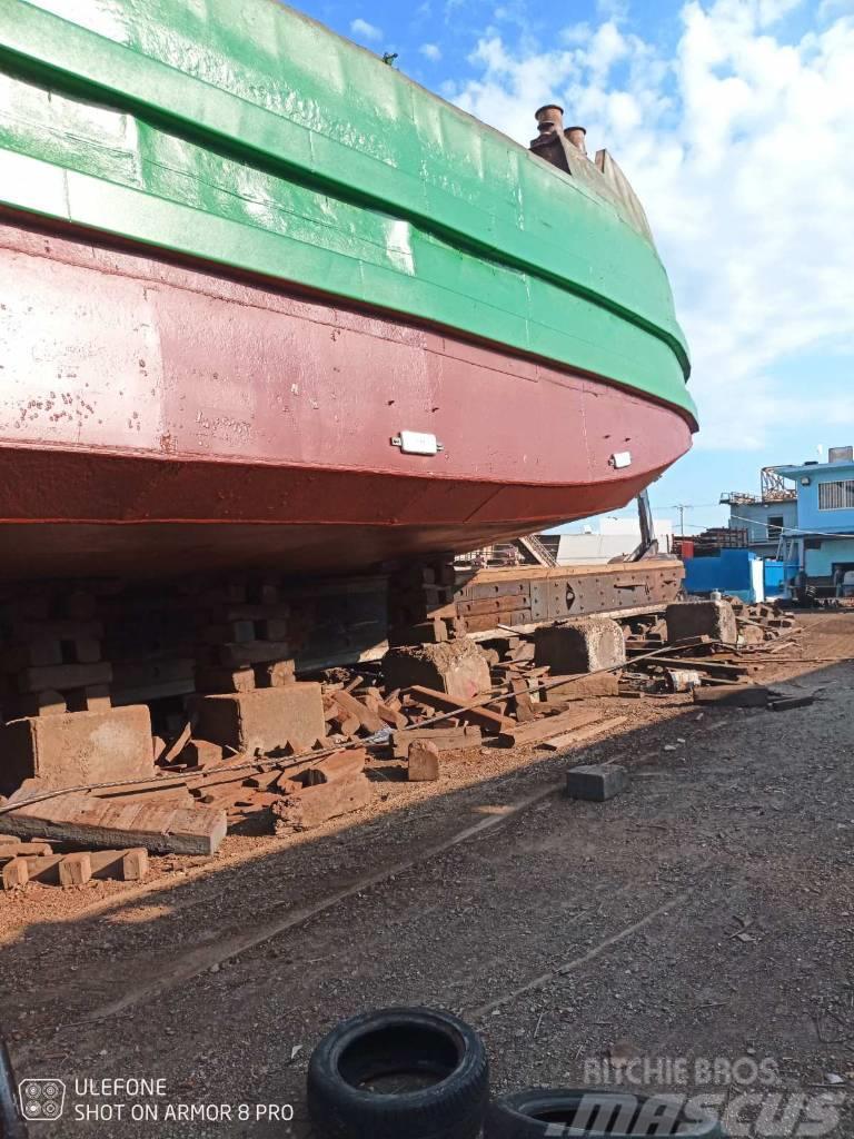 Lima 2400 - Split Barge Werkboten en pontons