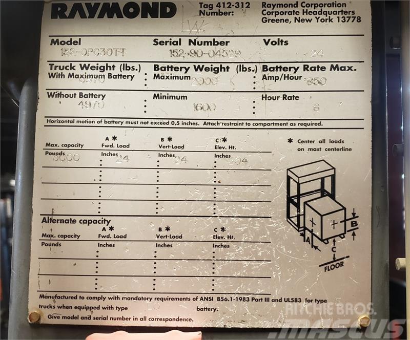 Raymond 152-OPC30TT Orderpicker voor middelhoog niveau