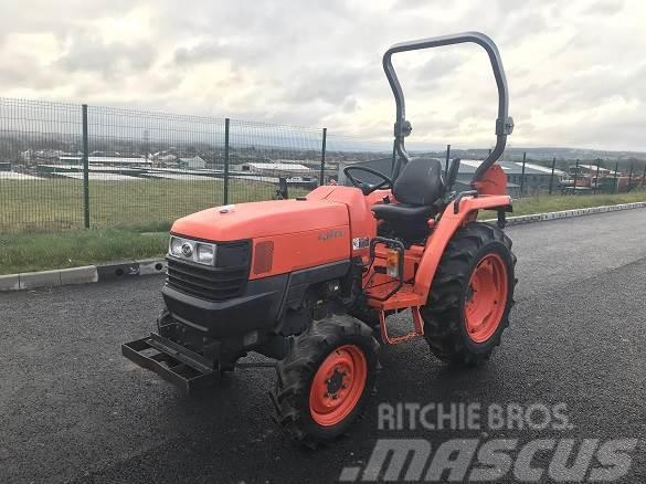 Kubota COMPACT TRACTOR L3200 Anders