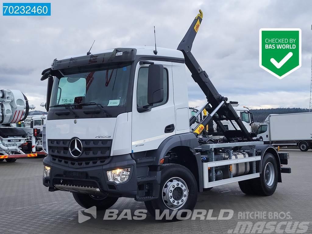 Mercedes-Benz Arocs 2136 4X2 12tons Hyva HKS12-37-S Big-Axle Eur Vrachtwagen met containersysteem