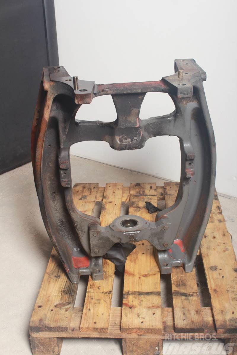 Massey Ferguson 7618 Front axle support Chassis en ophanging