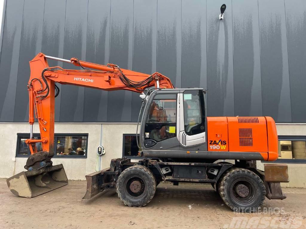 Hitachi ZX 190 W-3  --  outriggers and blade Wielgraafmachines