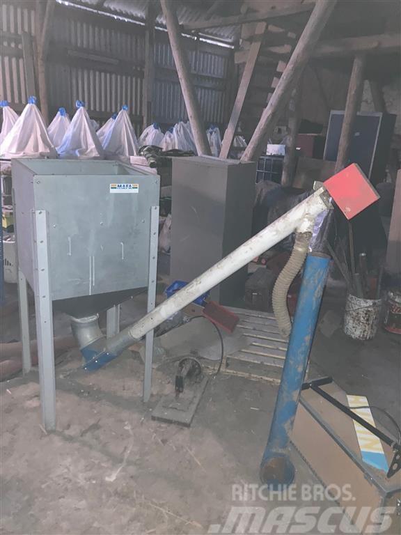  - - -  250 l silo med doseringssnegl Uitkuilmachines
