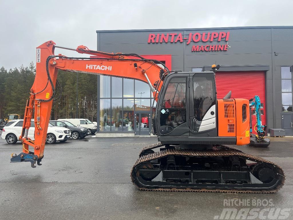Hitachi ZX 135 US 5 / Myyty, Sold Rupsgraafmachines