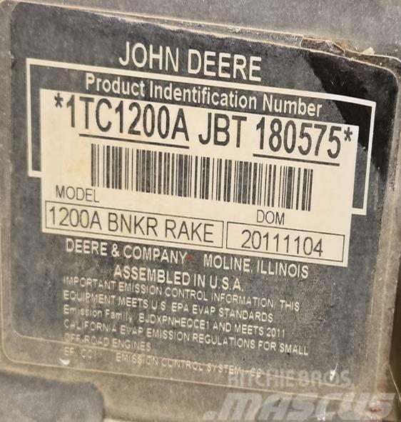 John Deere 1200 A Bunkerhark