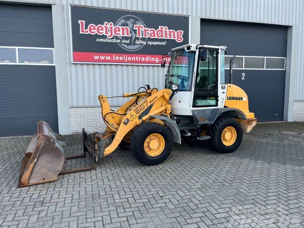 Liebherr L507 stereo, bucket and forks !! Wielladers