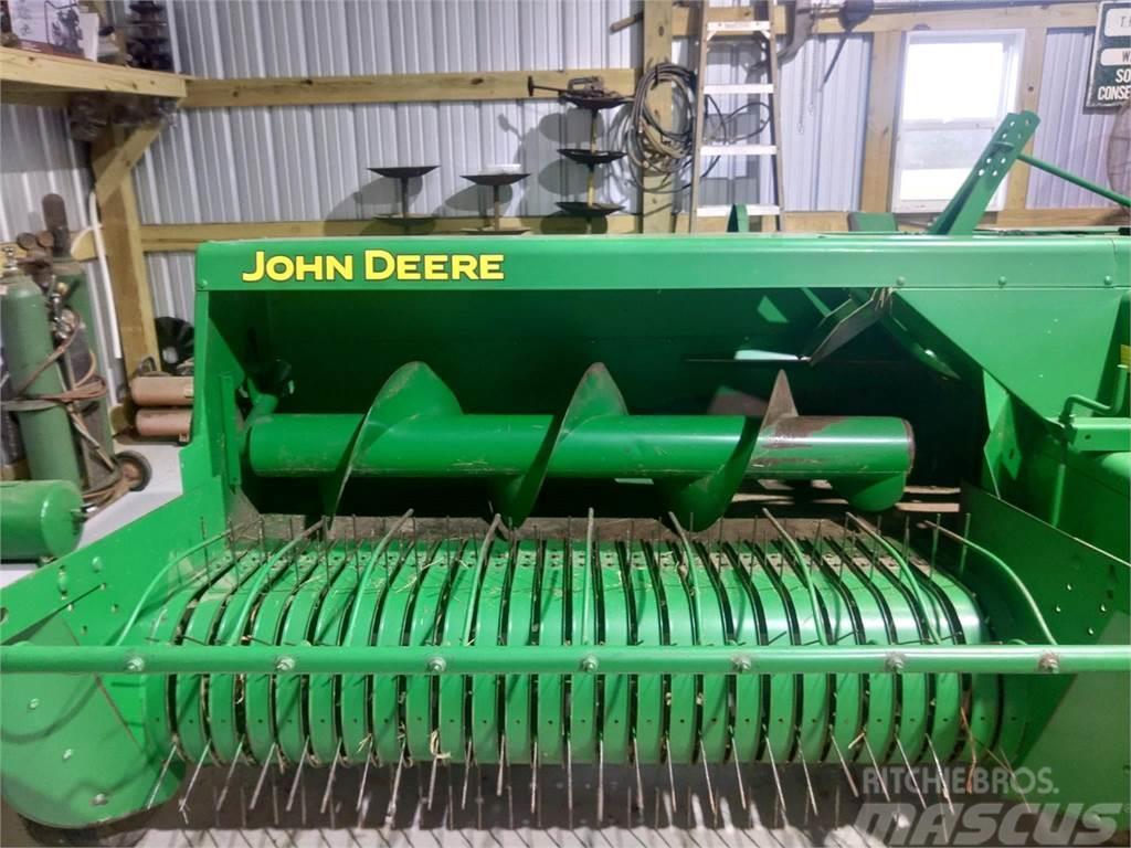 John Deere 348 Vierkante balenpers
