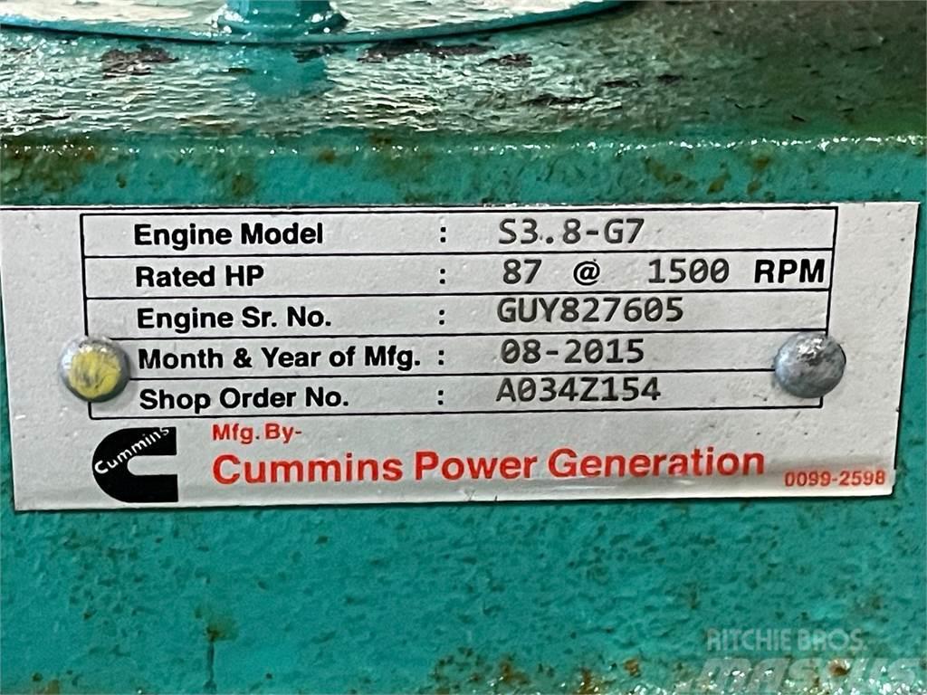 Cummins S3.8-G7 motor (Mercedes OM314) - komplet med køler Motoren
