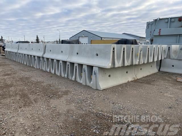  Quantity of (50) Concrete Barriers Overige