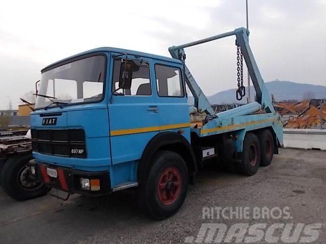 Fiat 697 NP Vrachtwagen met containersysteem