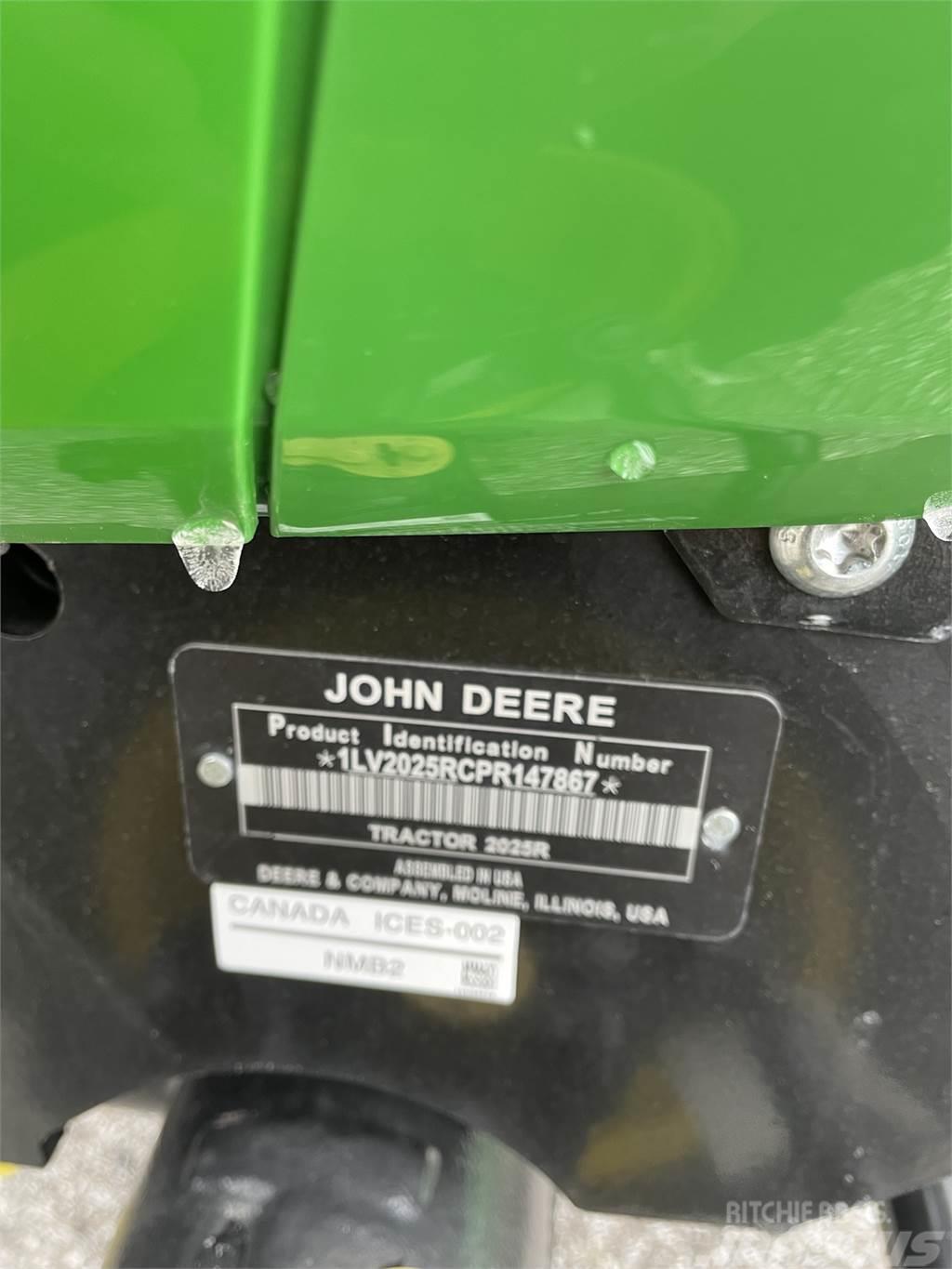 John Deere 2025R Compacttrekkers