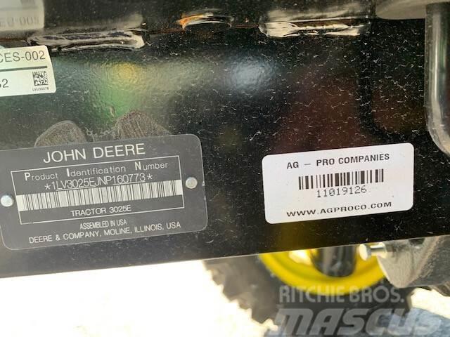 John Deere 3025E Compacttrekkers