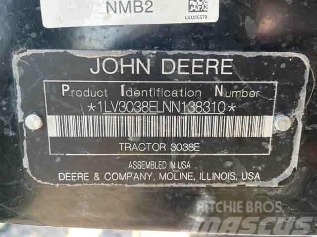 John Deere 3038E Compacttrekkers