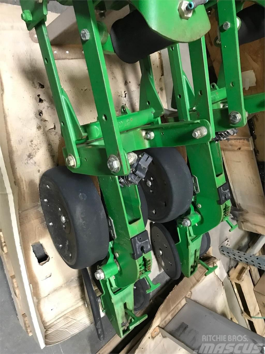 John Deere XP row unit w/ closing wheels Overige zaaimachines