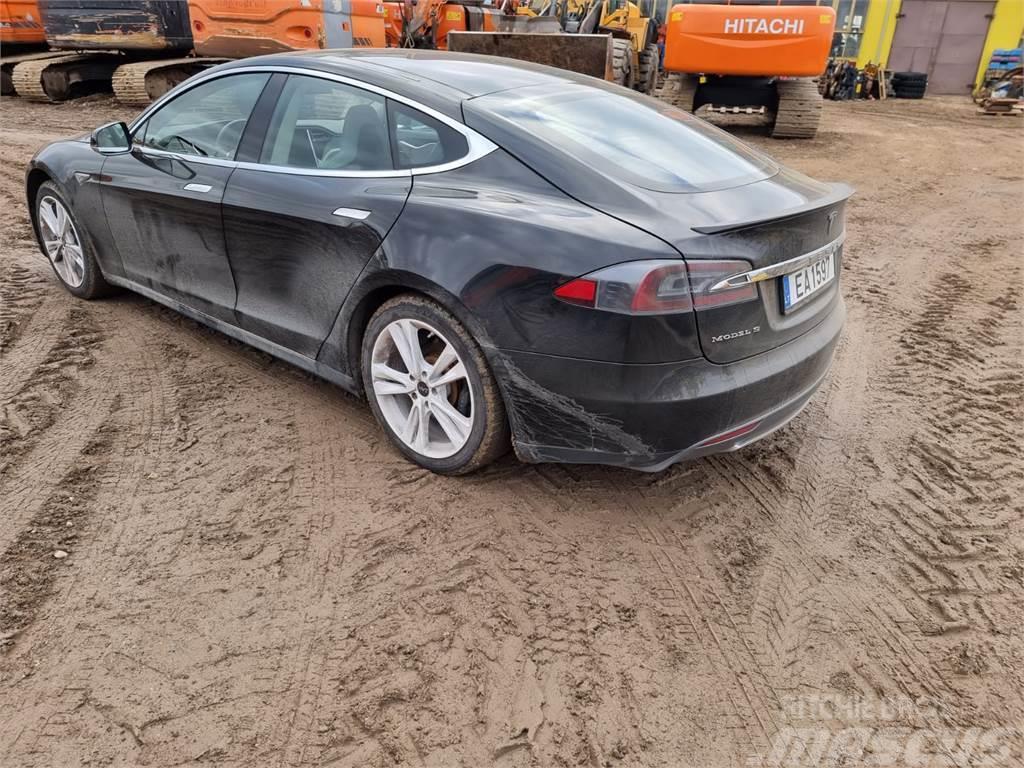 Tesla Model SP85 Performance Auto's