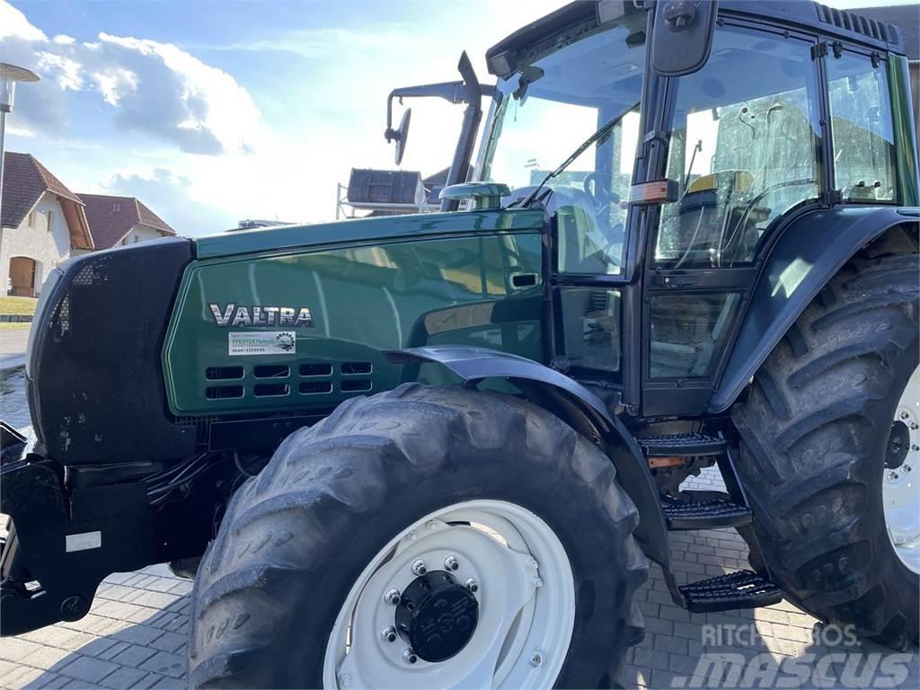 Valtra 6850 HiTech Tractoren