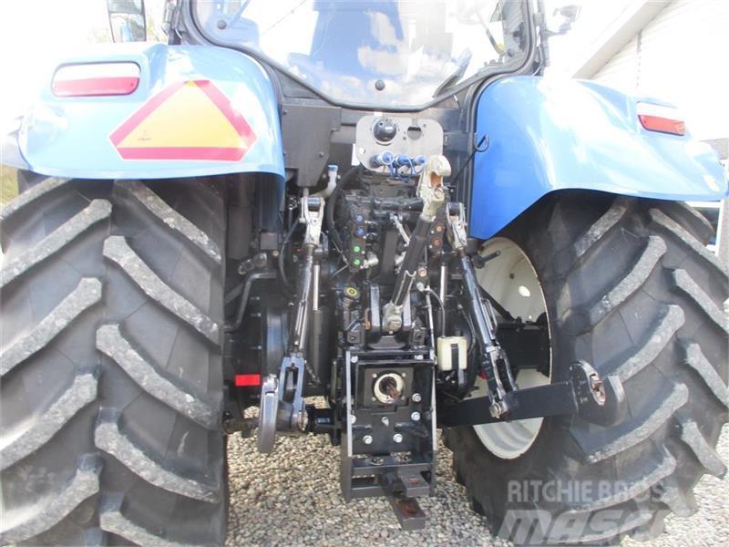 New Holland T7.175 AutoCommand med Frontlift & FrontPTO Tractoren