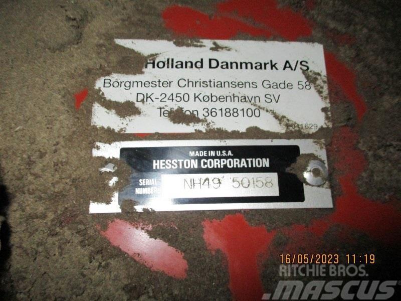New Holland 4990 Dæk skiftet Vierkante balenpers