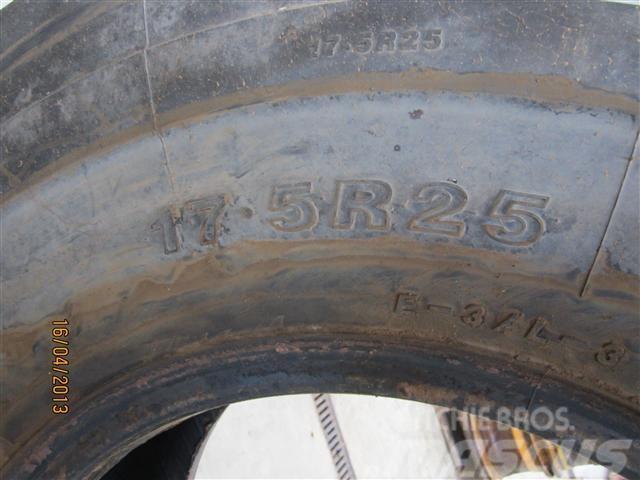 Dunlop 17.5x25 Banden, wielen en velgen