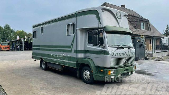 Mercedes-Benz 817 Niehoffaufbau mit Küche Sitzecke 3 Pferde Dieren transport