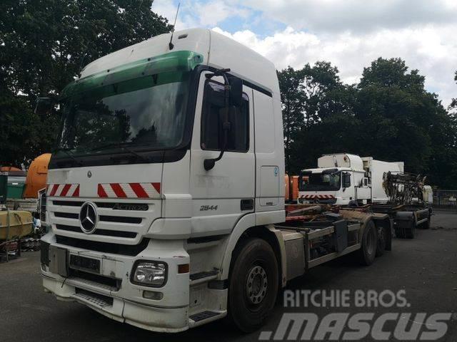 Mercedes-Benz Actros 2544 Abrollkipper Vrachtwagen met containersysteem