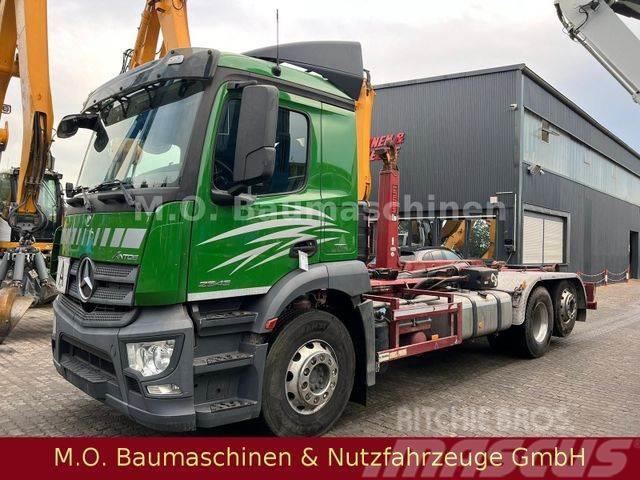 Mercedes-Benz Antos 2543/Euro 6/Hiab XR 21S59/TÜV NEU Vrachtwagen met containersysteem