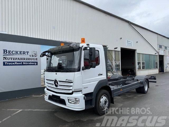 Mercedes-Benz Atego 1624 L*Fahrgestell*3 Sitze*Klima*16 To*Nav Chassis met cabine
