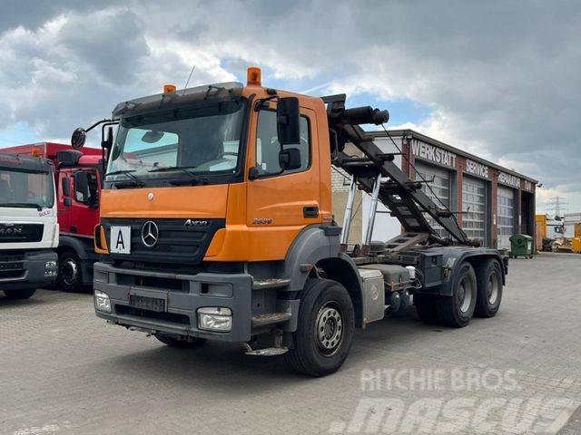 Mercedes-Benz Axor 26366x4 Abrollkipper Radstand 3900mm kurz B Vrachtwagen met containersysteem