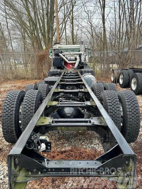 Autocar ACX8X4 Chassis met cabine