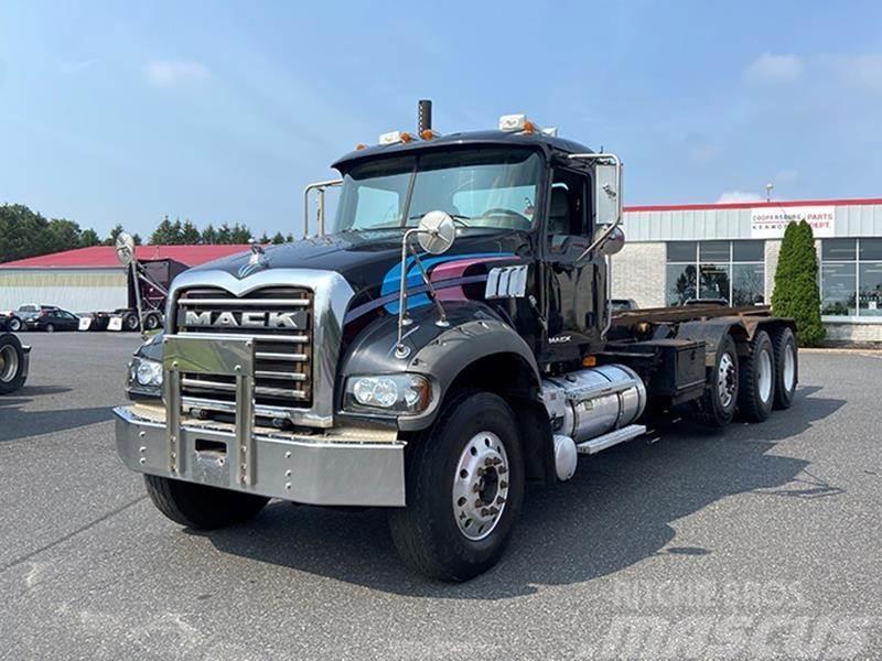 Mack Granite GU713 Vrachtwagen met containersysteem
