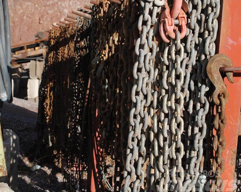  Unmarked chains Rupsbanden, kettingen en onderstel