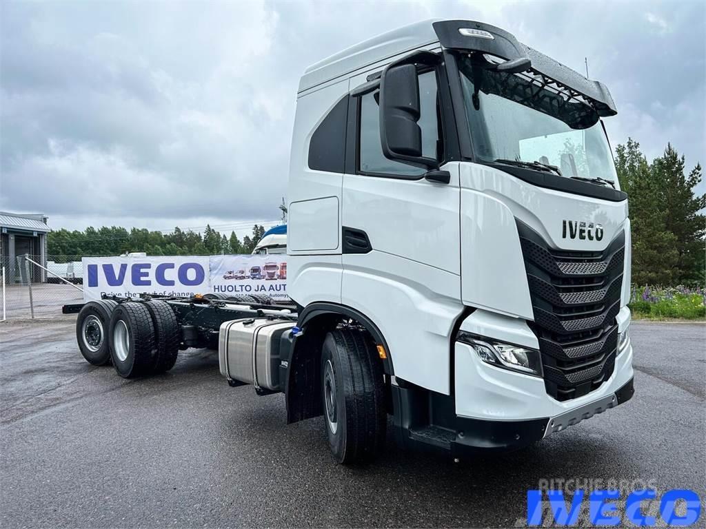 Iveco X-WAY Chassis met cabine